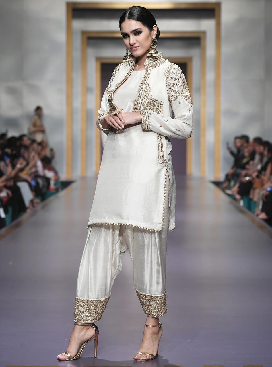 Zainab Chottani | Semi Formals | MEHRAB - Ladies Clothes - Maria Faisal