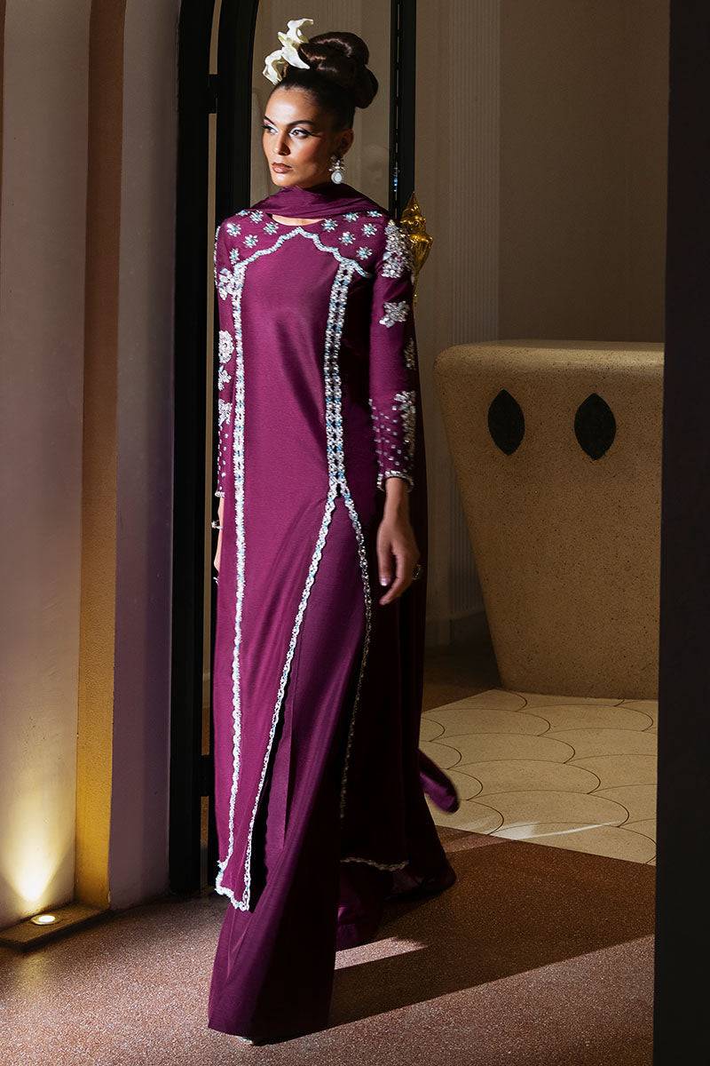 Haute Form | Diva Formals | Bejewelled by Maria Faisal - Registered Vendor of : Haute Form - type : Ladies Clothes - 100% original wedding dresses