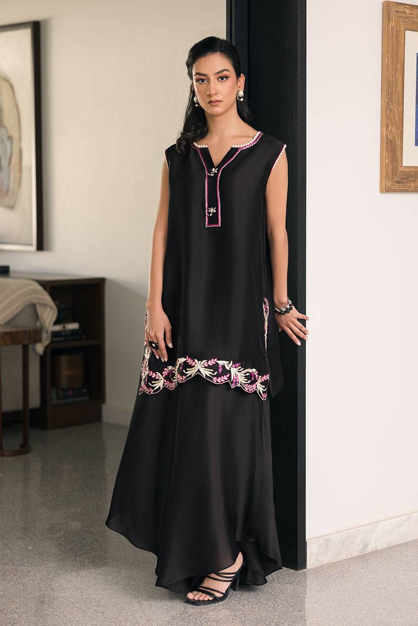 Deepak Perwani | Eid Edit 25 | Kut330 by Maria Faisal - Registered Vendor of : Deepak Perwani - type : Ladies Clothes - 100% original wedding dresses