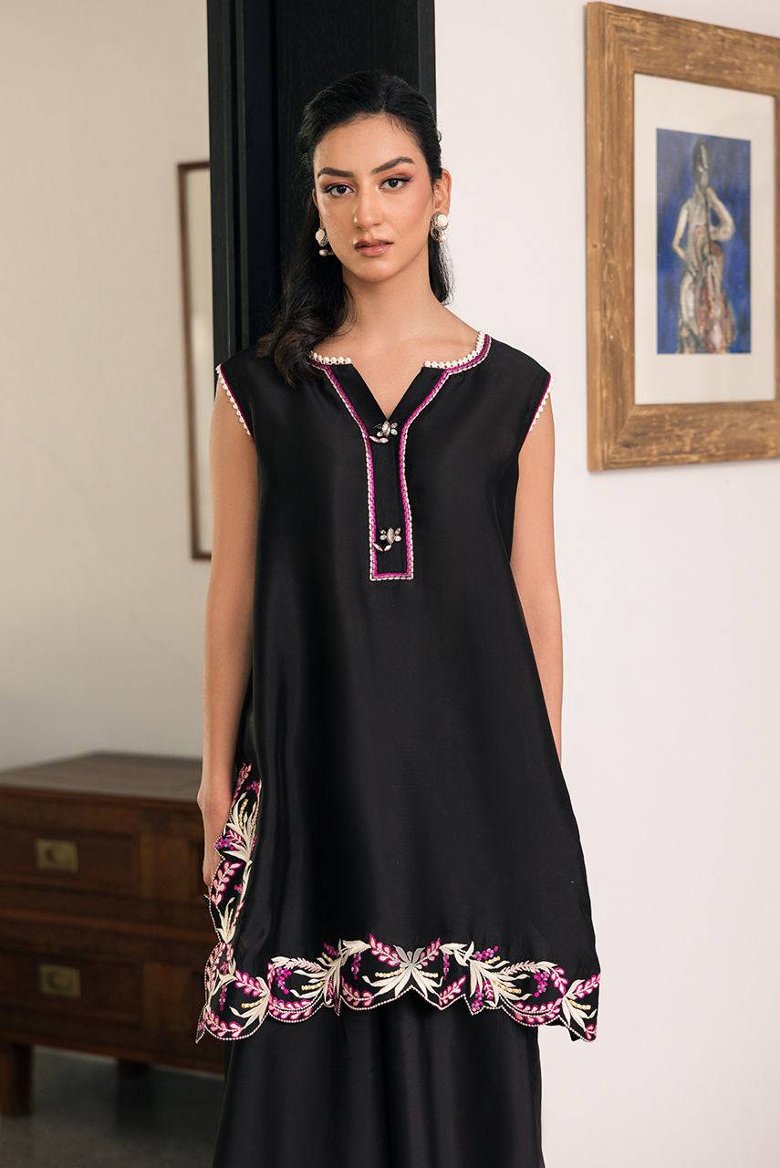Deepak Perwani | Eid Edit 25 | Kut330 by Maria Faisal - Registered Vendor of : Deepak Perwani - type : Ladies Clothes - 100% original wedding dresses
