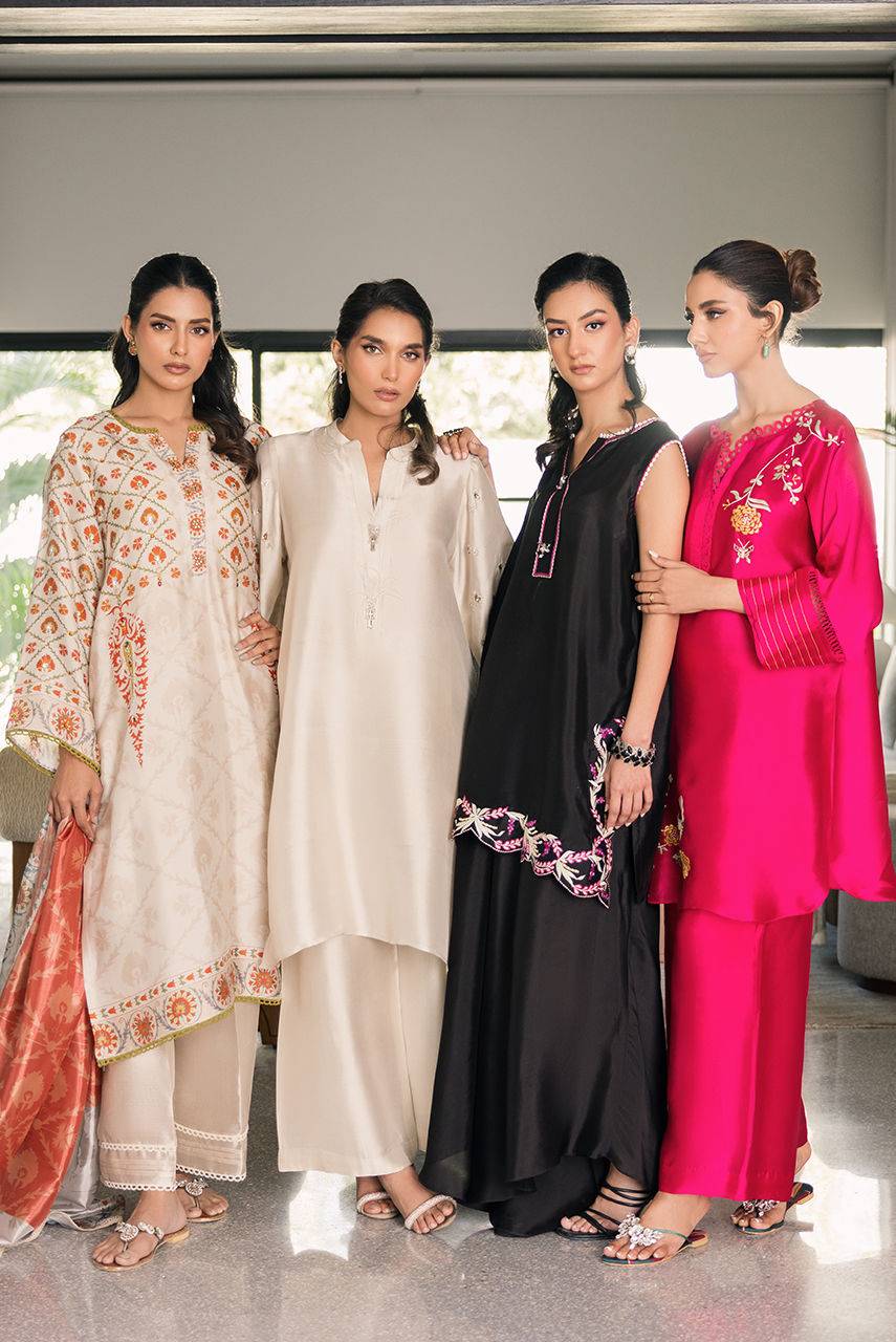 Deepak Perwani | Eid Edit 25 | Kut330 by Maria Faisal - Registered Vendor of : Deepak Perwani - type : Ladies Clothes - 100% original wedding dresses