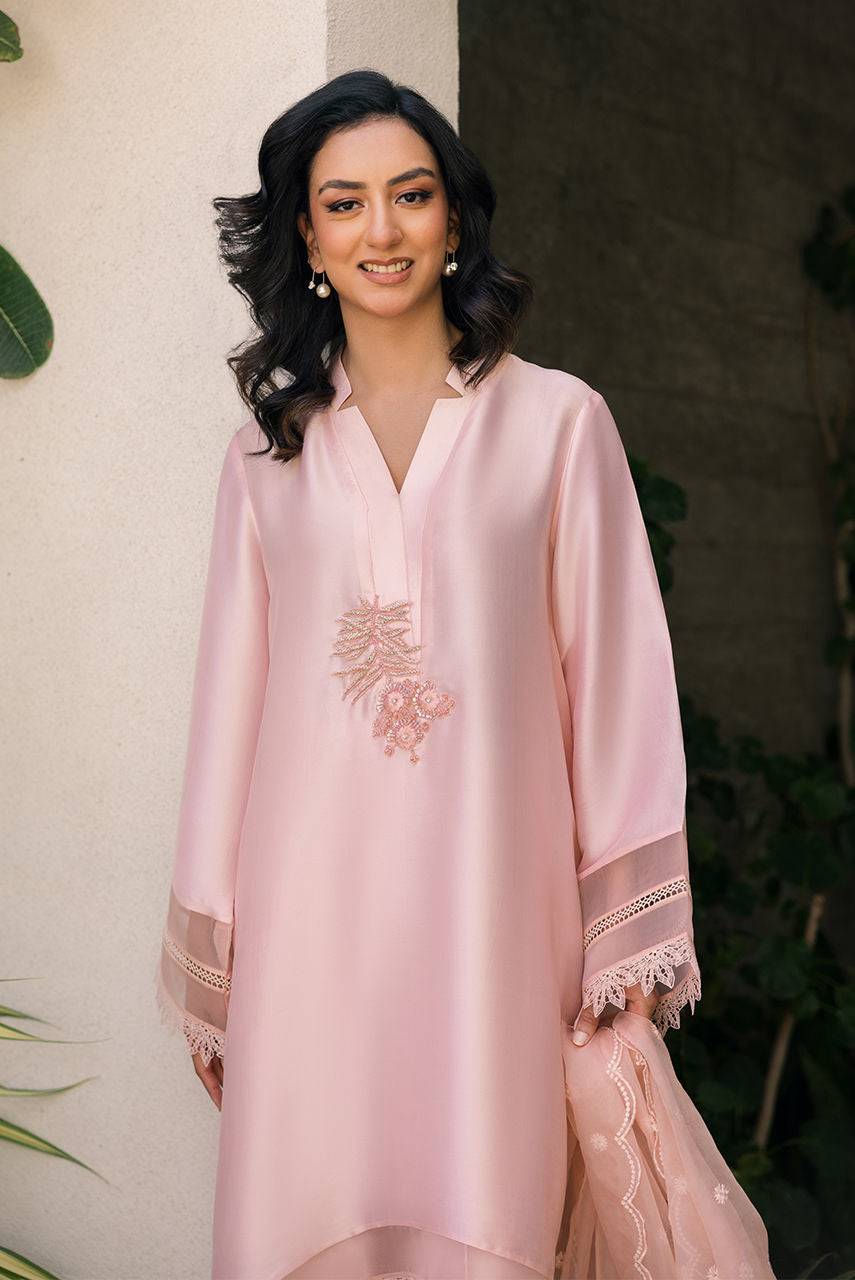Deepak Perwani | Eid Edit 25 | Kut322 by Maria Faisal - Registered Vendor of : Deepak Perwani - type : Ladies Clothes - 100% original wedding dresses