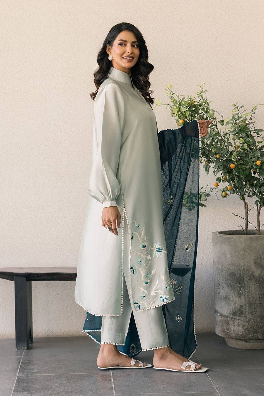 Deepak Perwani | Eid Edit 25 | Kut323 by Maria Faisal - Registered Vendor of : Deepak Perwani - type : Ladies Clothes - 100% original wedding dresses
