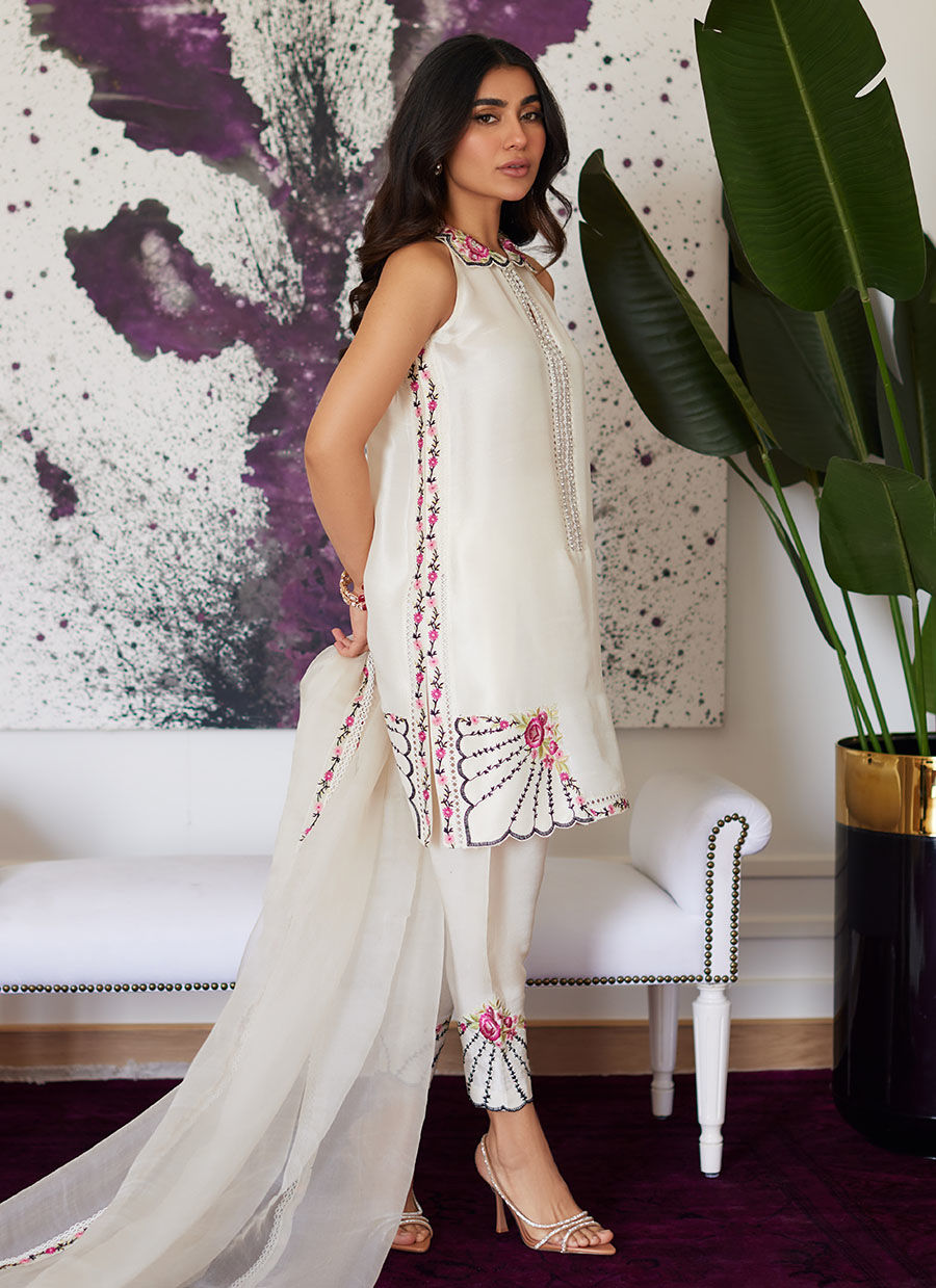 Farah Talib Aziz | Luna Eid Collection 24 | GENEVIVE PEARL WHITE - Ladies Clothes - Maria Faisal