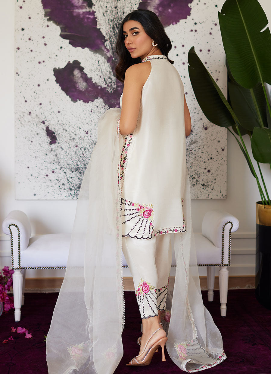 Farah Talib Aziz | Luna Eid Collection 24 | GENEVIVE PEARL WHITE - Ladies Clothes - Maria Faisal