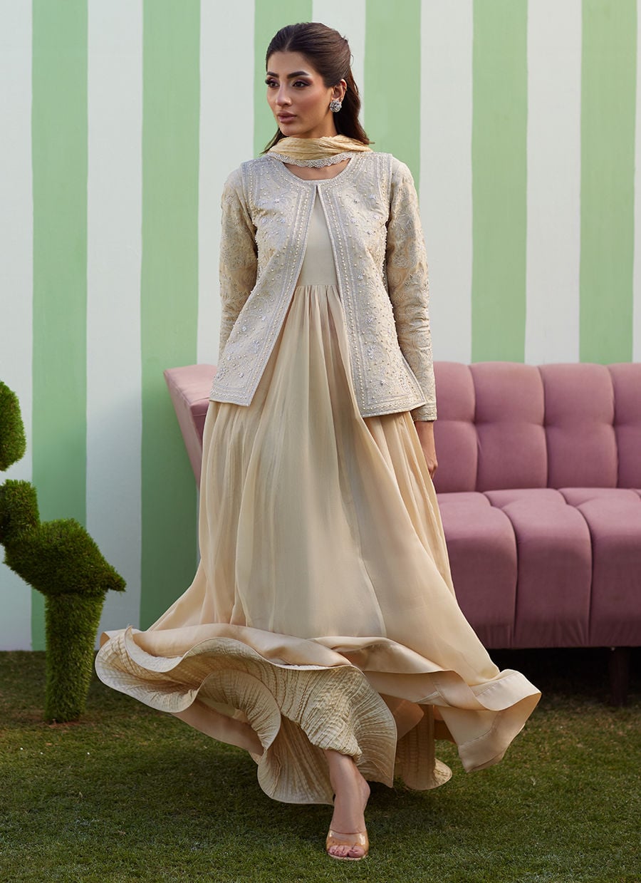 Farah Talib Aziz | Luna Eid 26 | Luma Kalidaar With Dupatta And Pants - Luxury Dress - available at Maria Faisal in UK and USA.