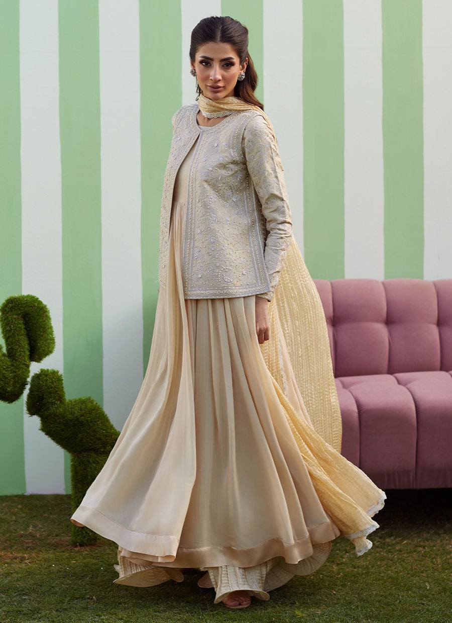 Farah Talib Aziz | Luna Eid 26 | Luma Kalidaar With Dupatta And Pants - Luxury Dress - available at Maria Faisal in UK and USA.