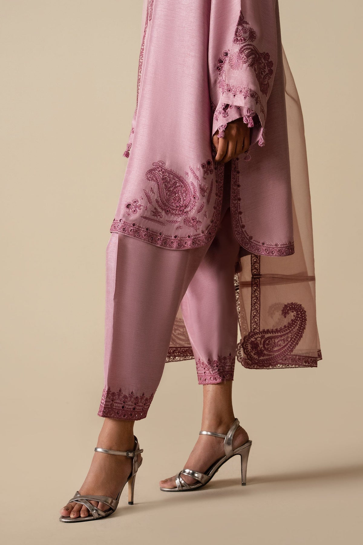 Zaha | Serae Pret | FLORAYNE - Formal Dress - available at Maria Faisal in UK and USA.
