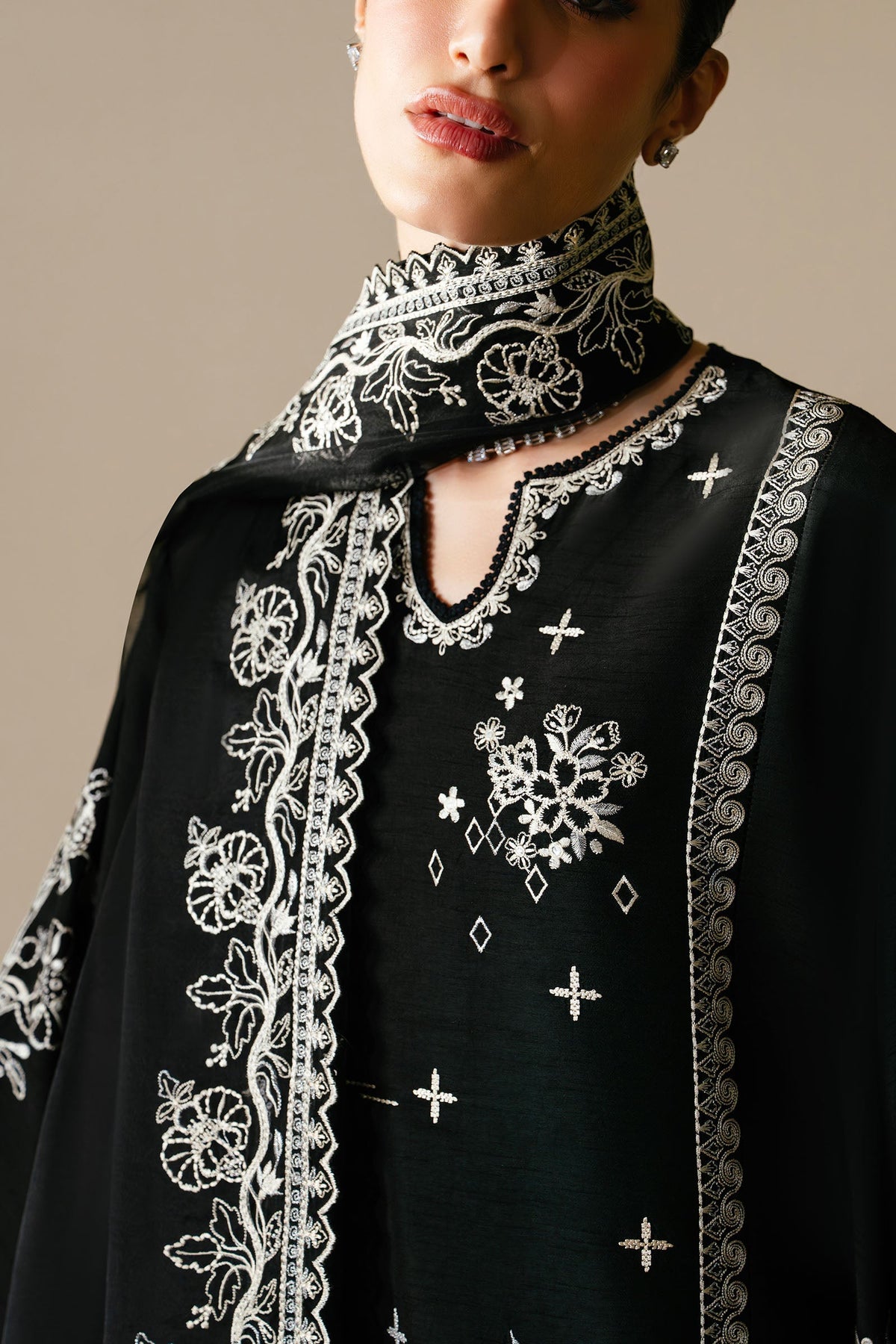 Zaha | Serae Pret |  NOCTIS - Formal Dress - available at Maria Faisal in UK and USA.