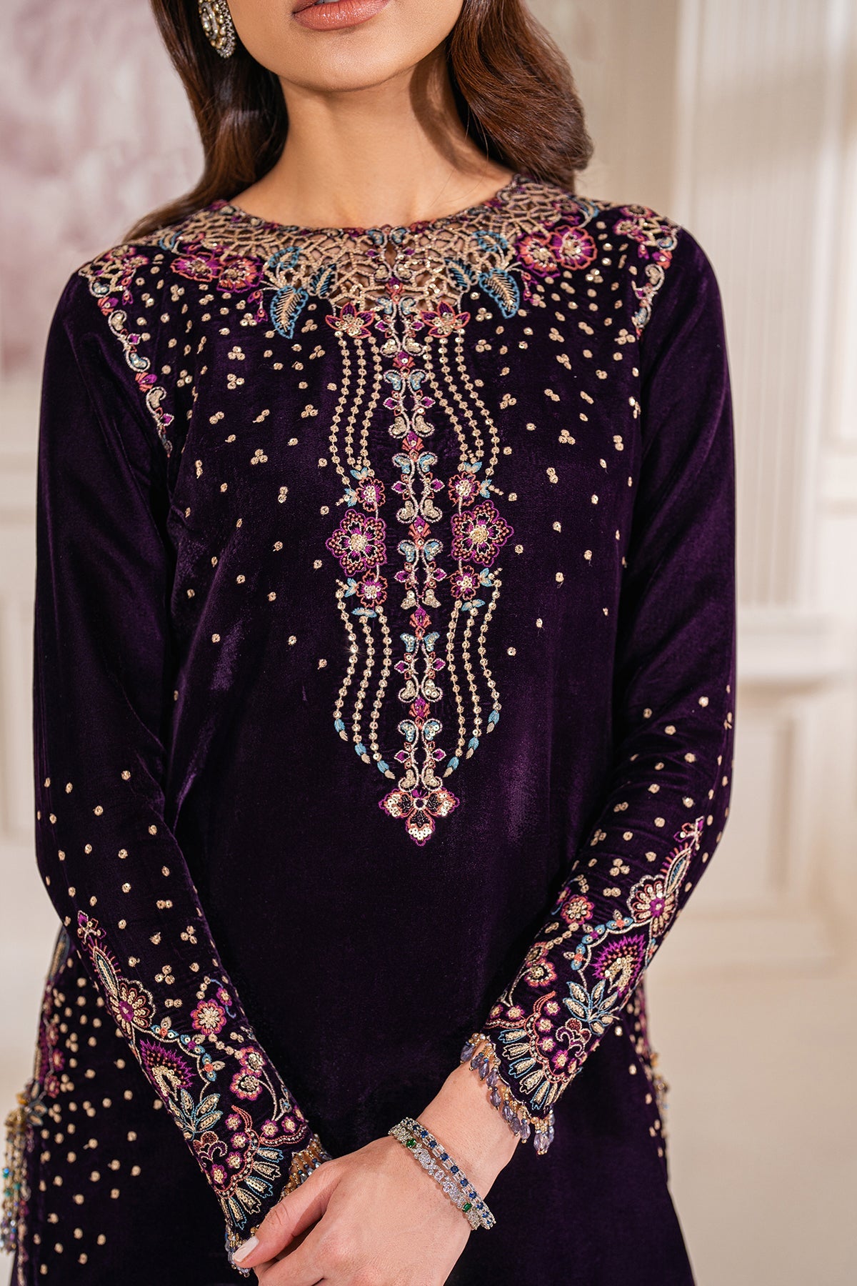Baroque | Jahanara Luxury Velvet 23 | UF-748 - Designer Dress with Intricate embroidery and embellishments. Shop elegent wedding dress at Maria Faisal.