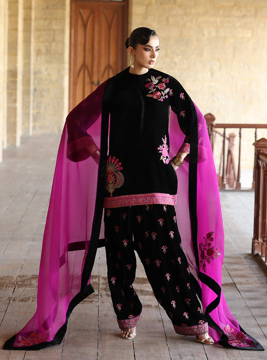 Zainab Chottani | Velura Velvet Edit 25 | Arah Farshi - Formal Dress - available at Maria Faisal in UK and USA.