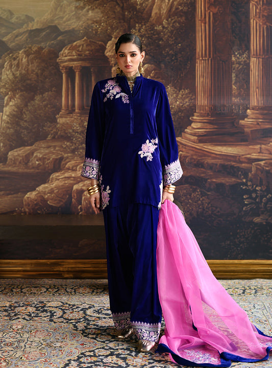 Zainab Chottani | Velura Velvet Edit 25 | Vida Farshi - Formal Dress - available at Maria Faisal in UK and USA.
