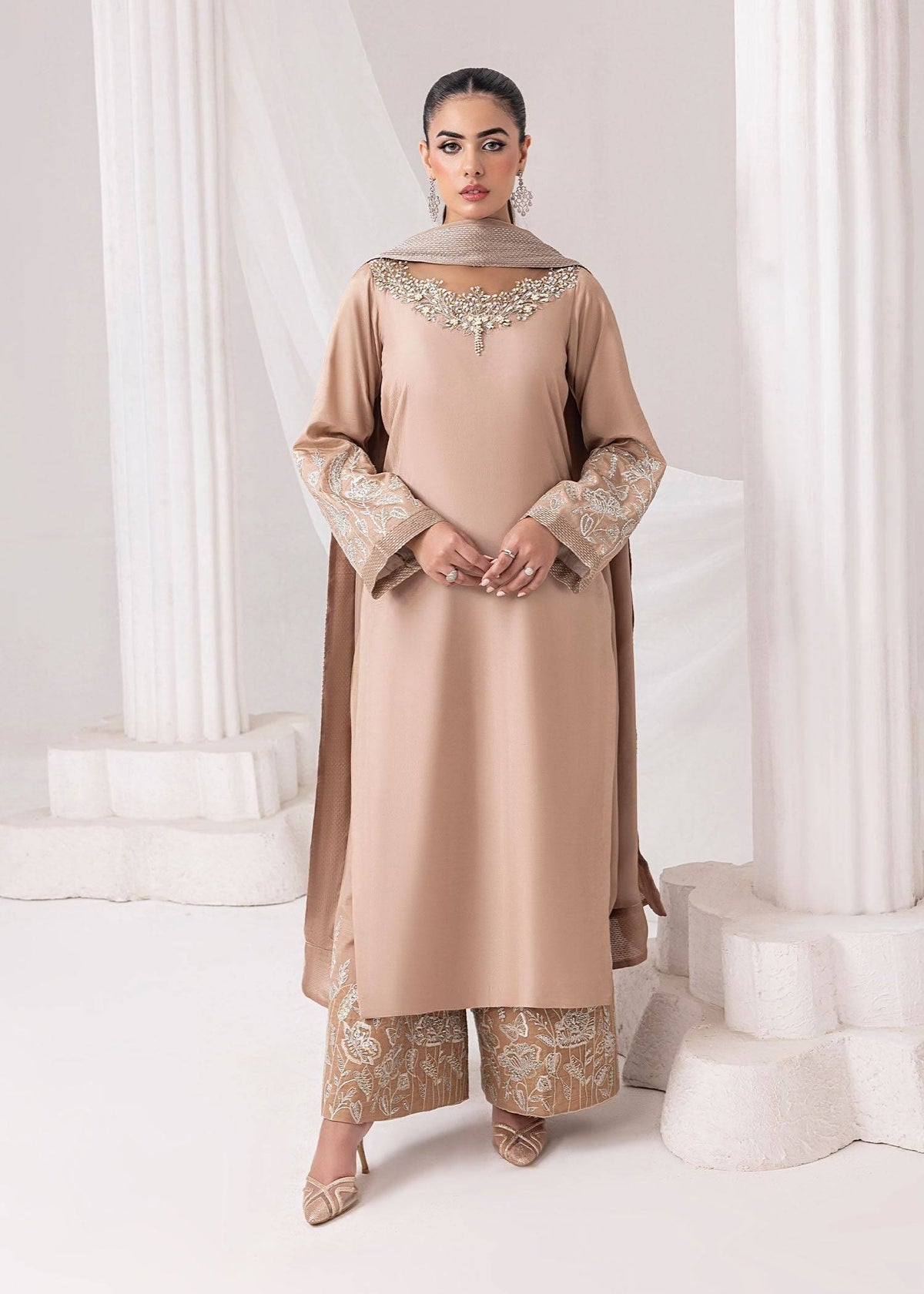 Jamnii | Silk Ivy | Desert Rose by Maria Faisal - Registered Vendor of : Jamnii - type : Ladies Clothes - 100% original wedding dresses