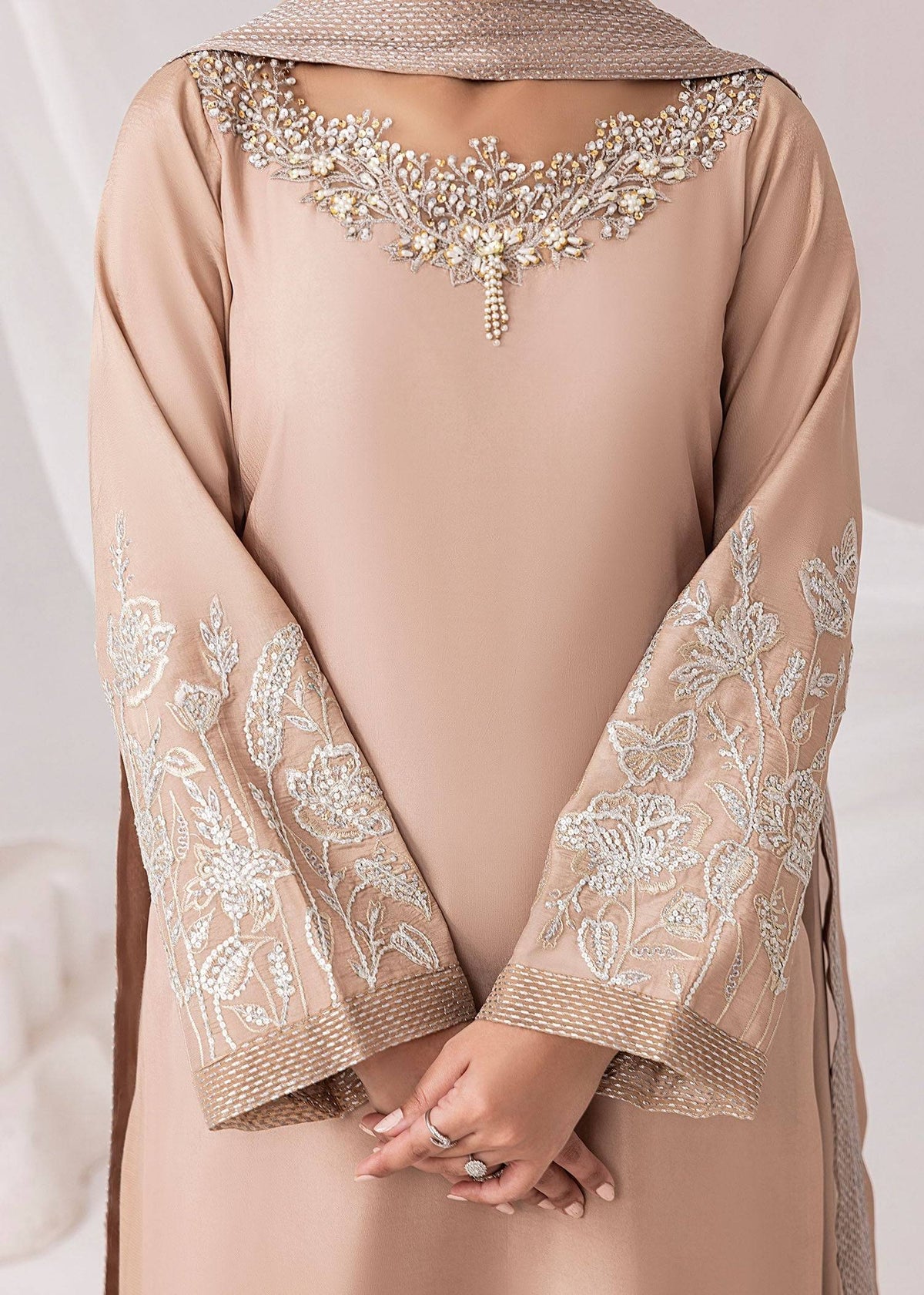Jamnii | Silk Ivy | Desert Rose by Maria Faisal - Registered Vendor of : Jamnii - type : Ladies Clothes - 100% original wedding dresses