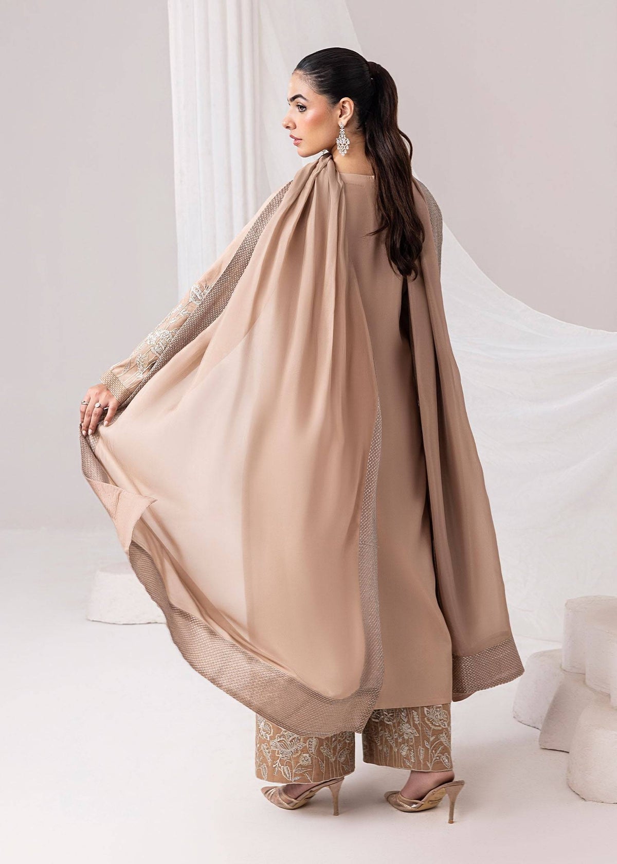 Jamnii | Silk Ivy | Desert Rose by Maria Faisal - Registered Vendor of : Jamnii - type : Ladies Clothes - 100% original wedding dresses