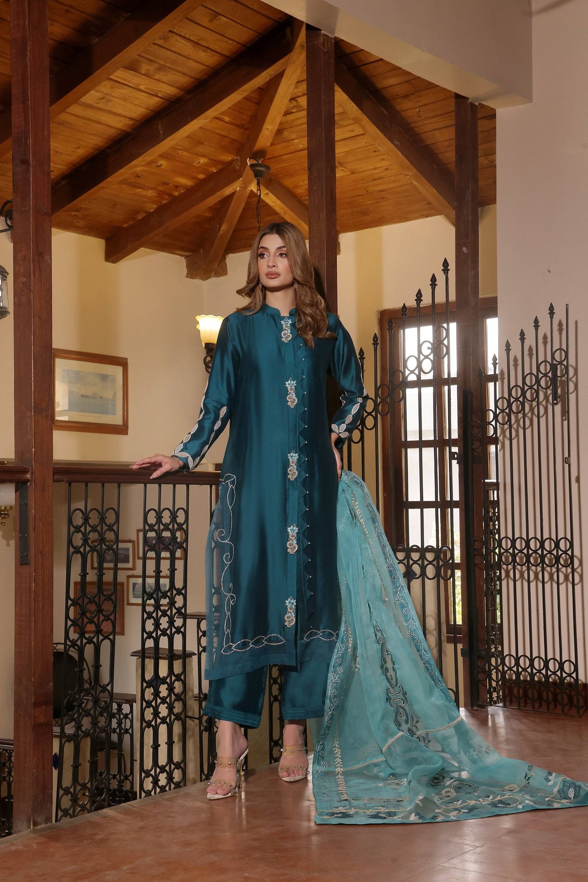 Mona Imran | Ezel Eid 25 | Jahanbano by Maria Faisal - Registered Vendor of : Mona Imran - type : Ladies Clothes - 100% original wedding dresses