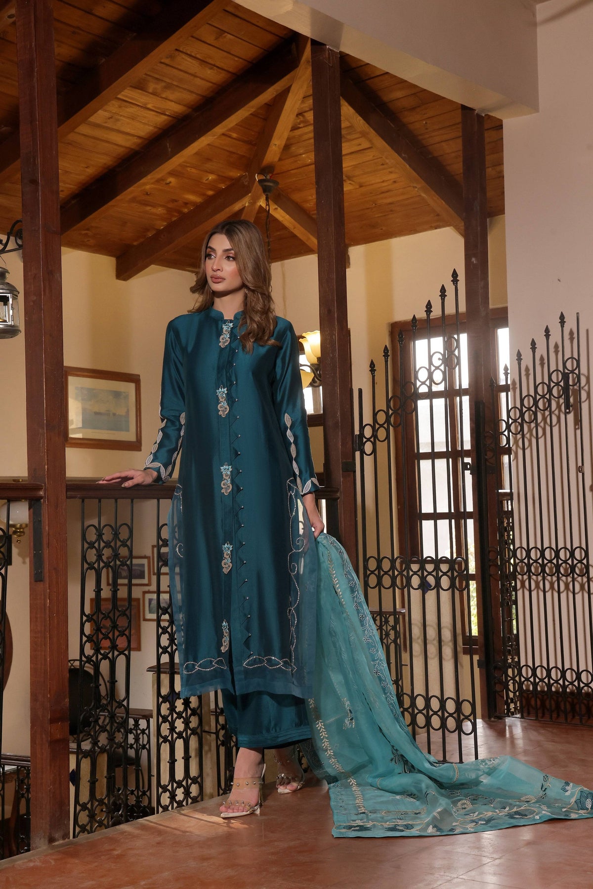 Mona Imran | Ezel Eid 25 | Jahanbano by Maria Faisal - Registered Vendor of : Mona Imran - type : Ladies Clothes - 100% original wedding dresses