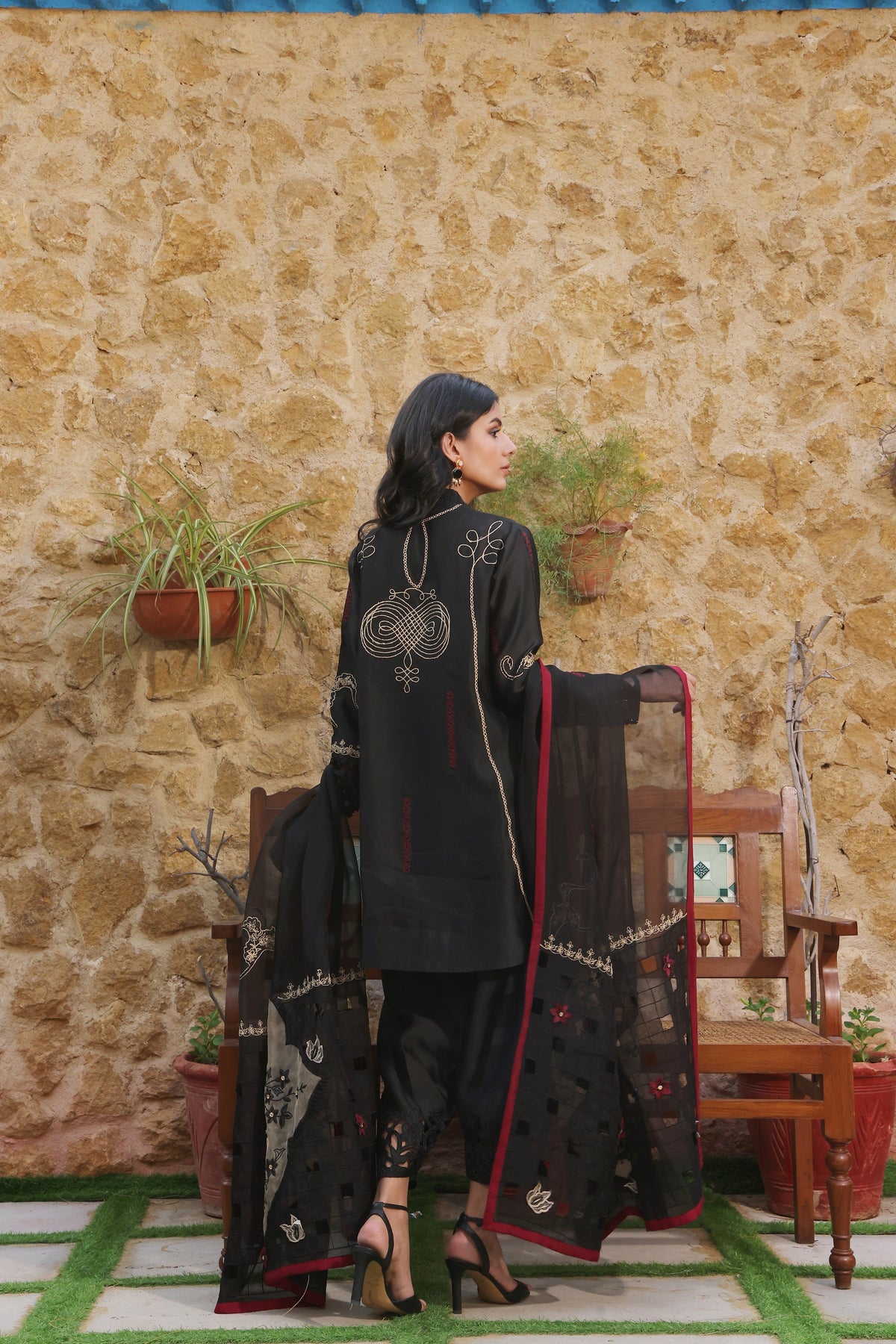 Mona Imran | Ezel Eid 25 |Nazli by Maria Faisal - Registered Vendor of : Mona Imran - type : Ladies Clothes - 100% original wedding dresses