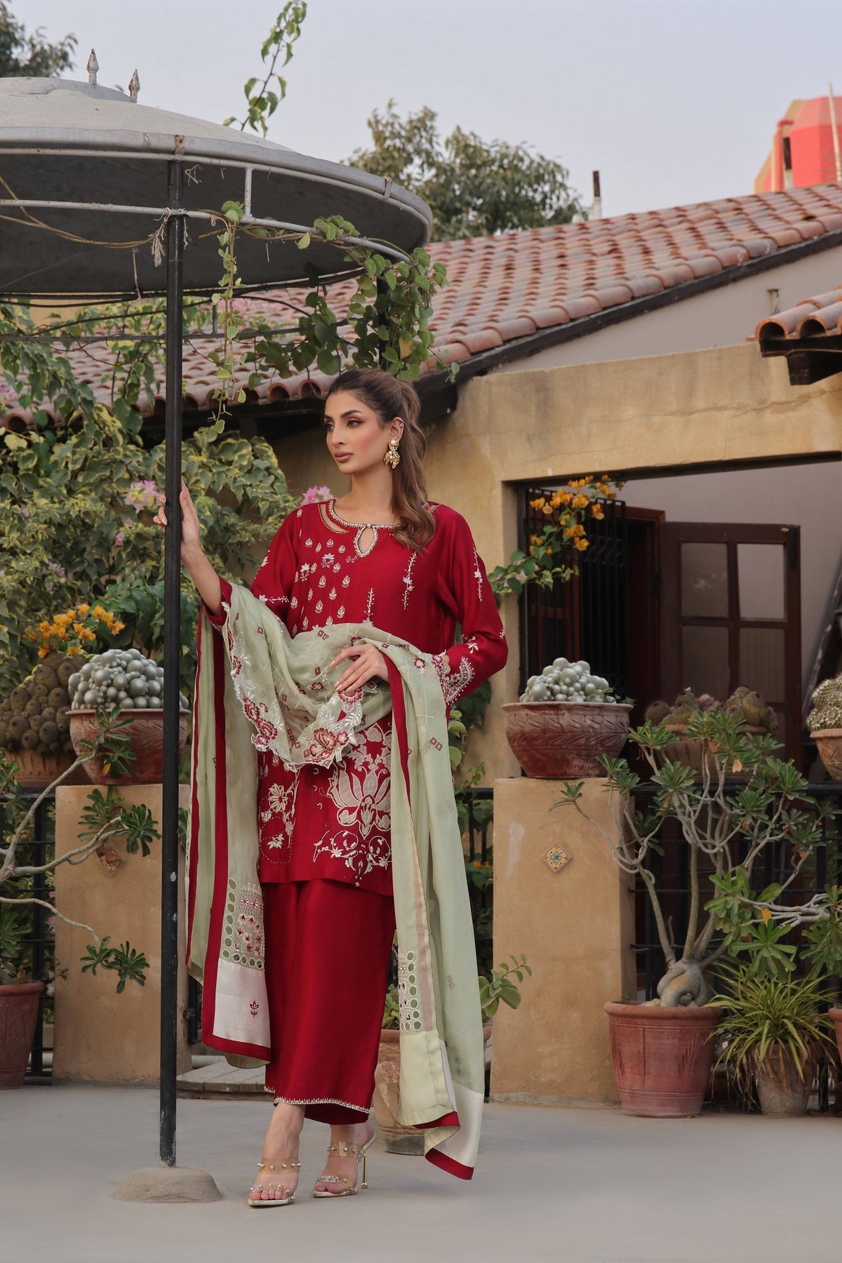 Mona Imran | Ezel Eid 25 | Claude by Maria Faisal - Registered Vendor of : Mona Imran - type : Ladies Clothes - 100% original wedding dresses
