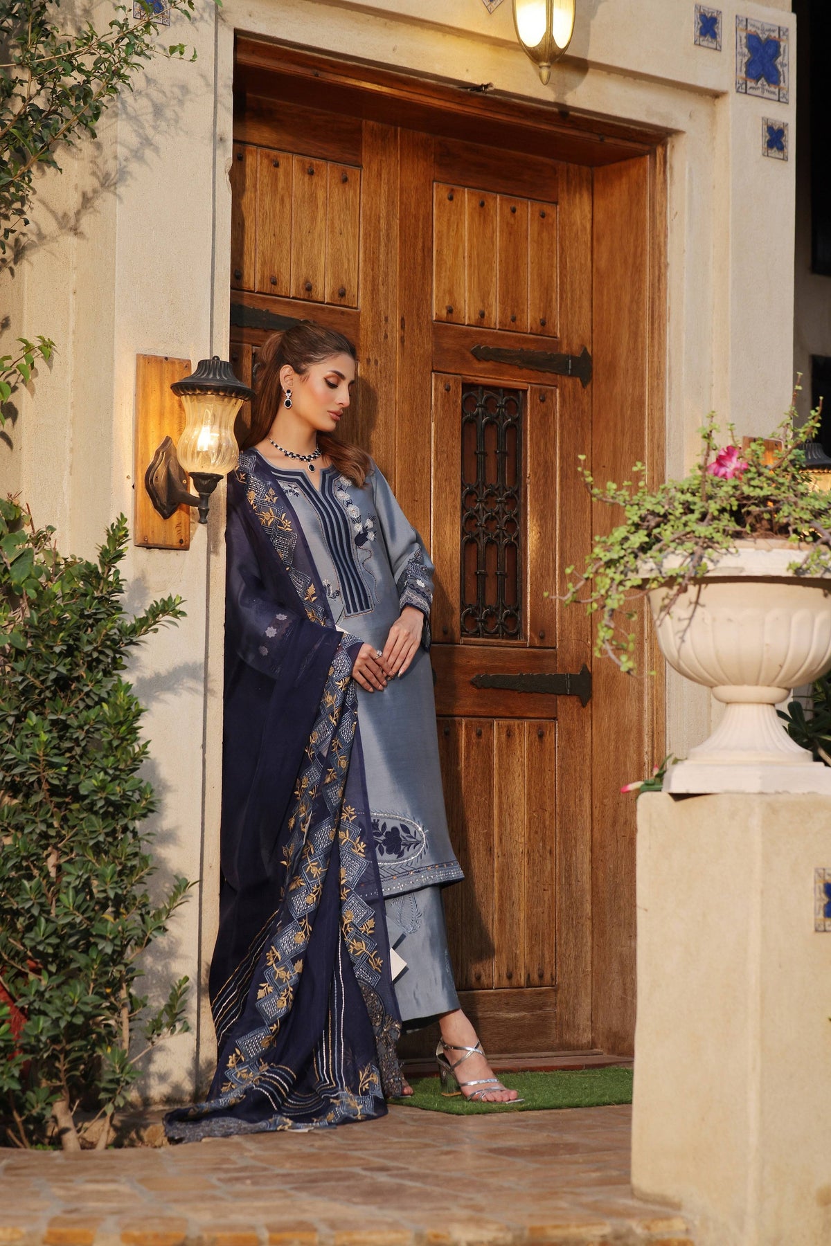 Mona Imran | Ezel Eid 25 | Tajdaar by Maria Faisal - Registered Vendor of : Mona Imran - type : - 100% original wedding dresses
