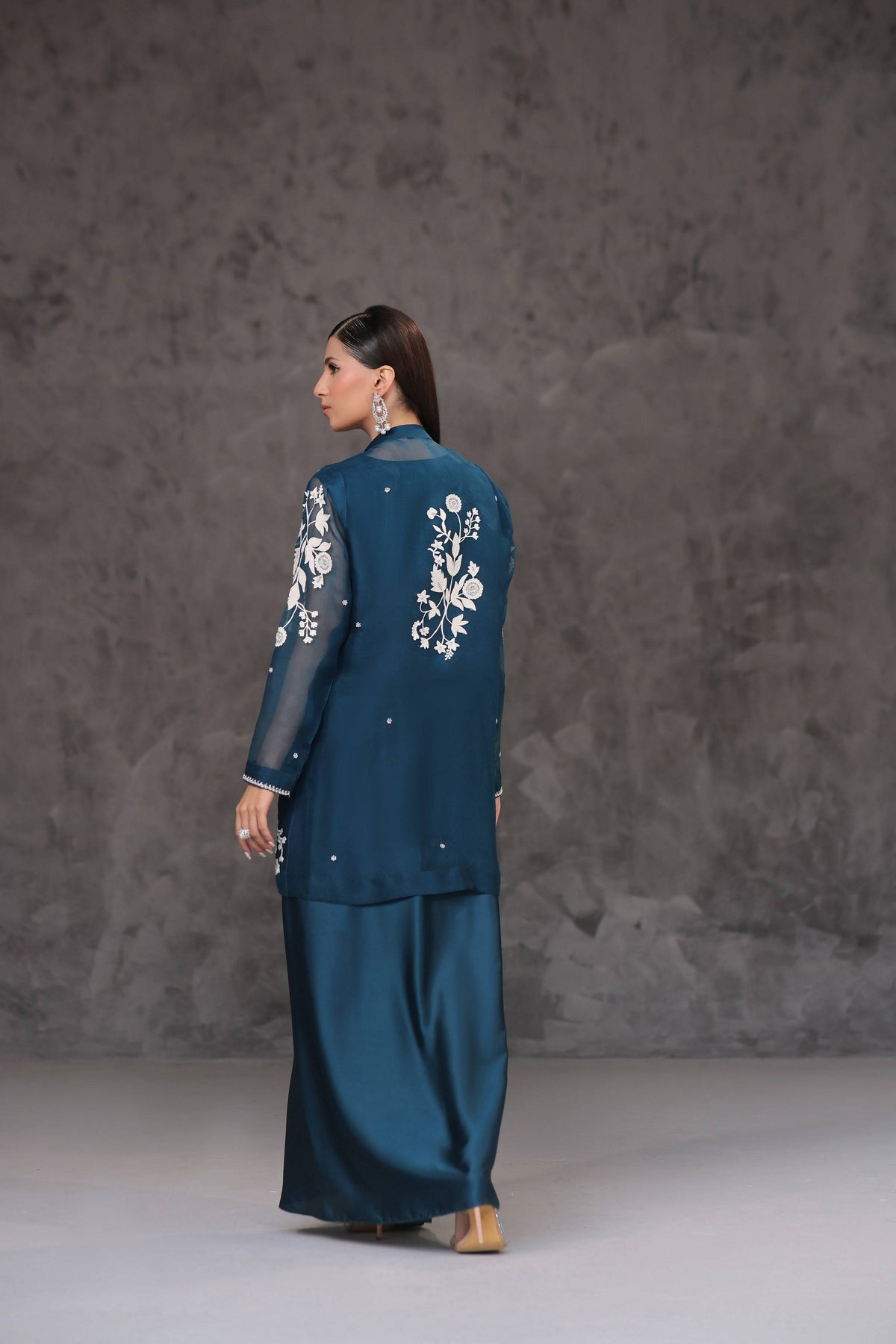 Mona Imran | Ezel Eid 25 | Zayra by Maria Faisal - Registered Vendor of : Mona Imran - type : Ladies Clothes - 100% original wedding dresses