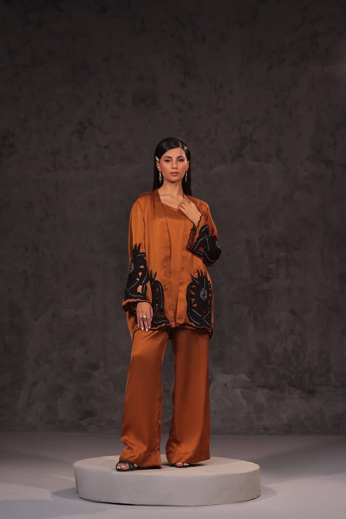 Mona Imran | Ezel Eid 25 | Meena by Maria Faisal - Registered Vendor of : Mona Imran - type : Ladies Clothes - 100% original wedding dresses