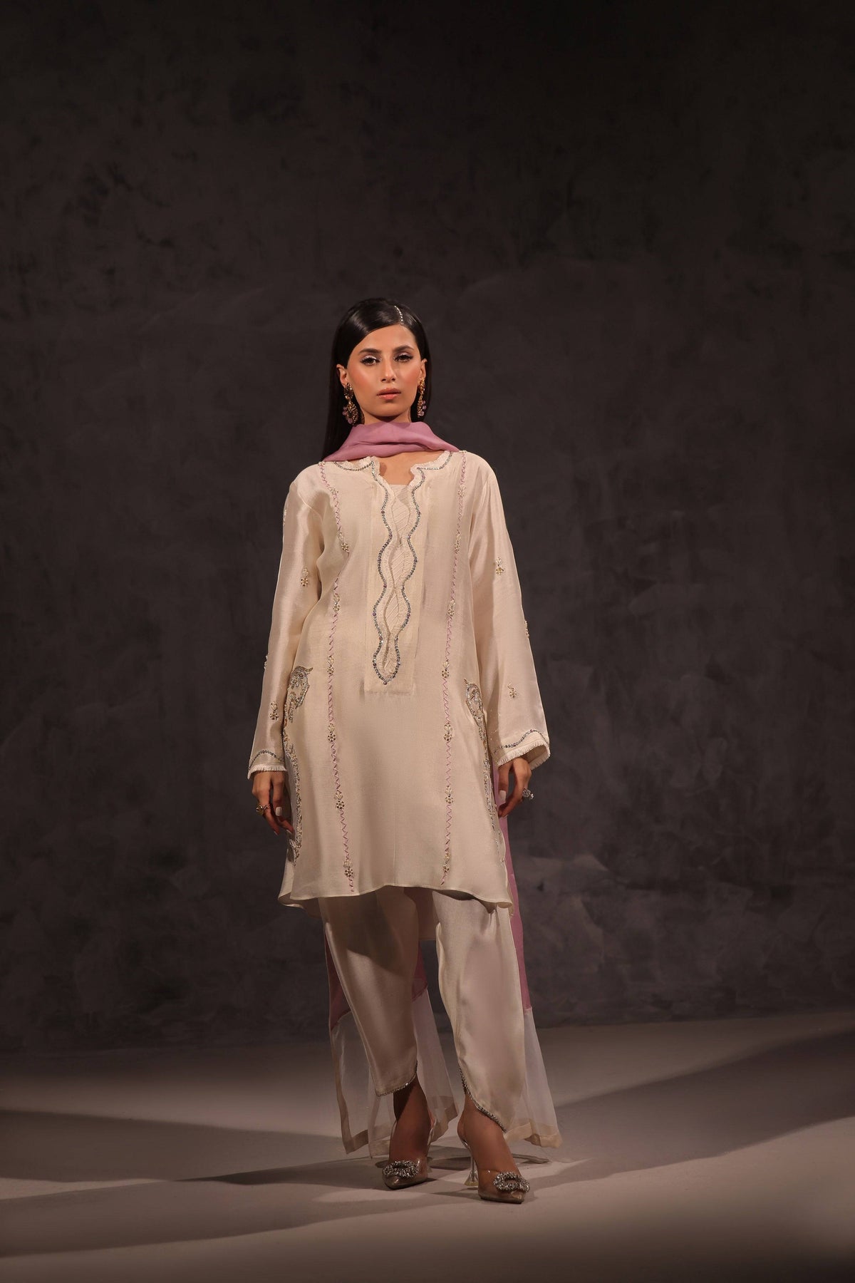 Mona Imran | Ezel Eid 25 |Nayaara by Maria Faisal - Registered Vendor of : Mona Imran - type : Ladies Clothes - 100% original wedding dresses