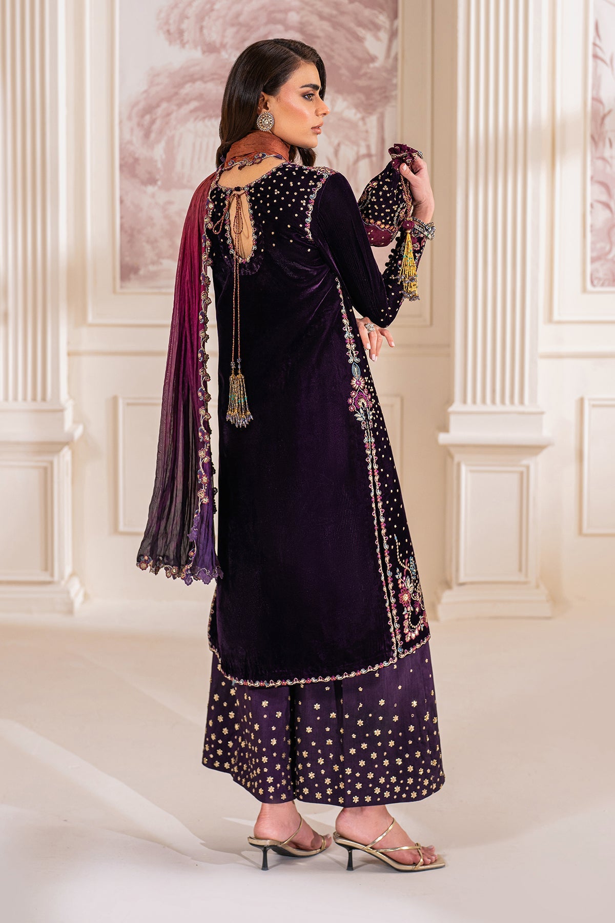Baroque | Jahanara Luxury Velvet 23 | UF-748 - Designer Dress with Intricate embroidery and embellishments. Shop elegent wedding dress at Maria Faisal.