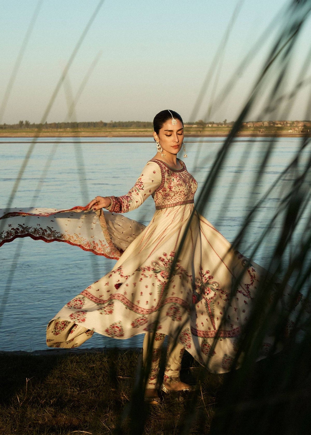 Hussain Rehar | Surkh Eid Pret’25 | Naqsh by Maria Faisal - Registered Vendor of : Hussain Rehar - type : ladies Clothes - 100% original wedding dresses