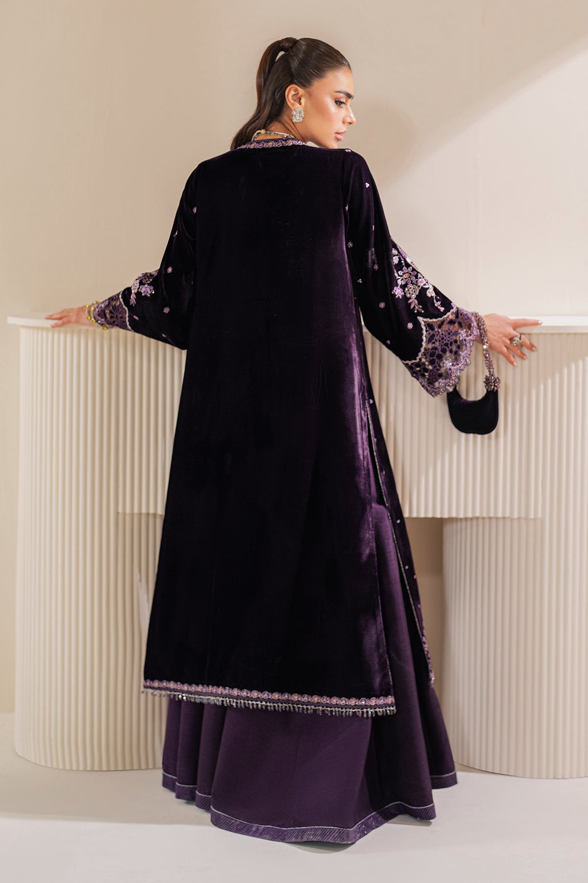 Baroque | Jahanara Luxury Velvet 24 | UF-757 - Designer Dress with Intricate embroidery and embellishments. Shop elegent wedding dress at Maria Faisal.
