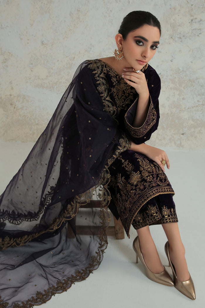 UF-239 – authentic Pakistani dress from the Velvet 25 collection for women in the UK