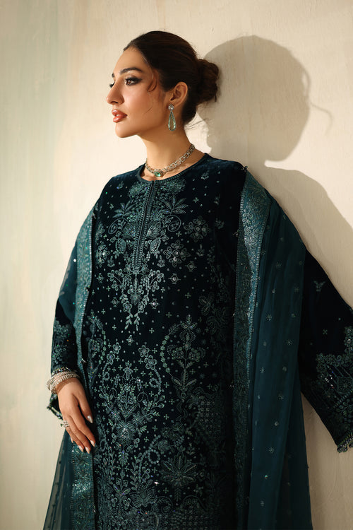 UF-4322 – authentic Pakistani dress from the Velvet 25 collection for women in the UK