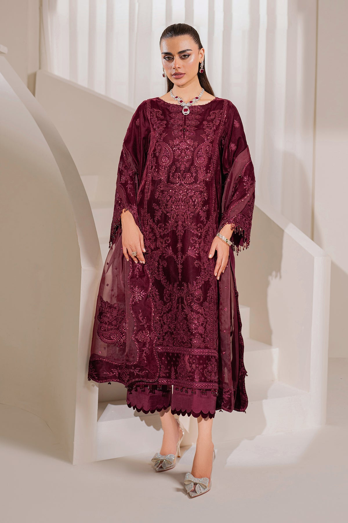 Baroque | Jahanara Luxury Velvet 23 | UF-758 - Designer Dress with Intricate embroidery and embellishments. Shop elegent wedding dress at Maria Faisal.