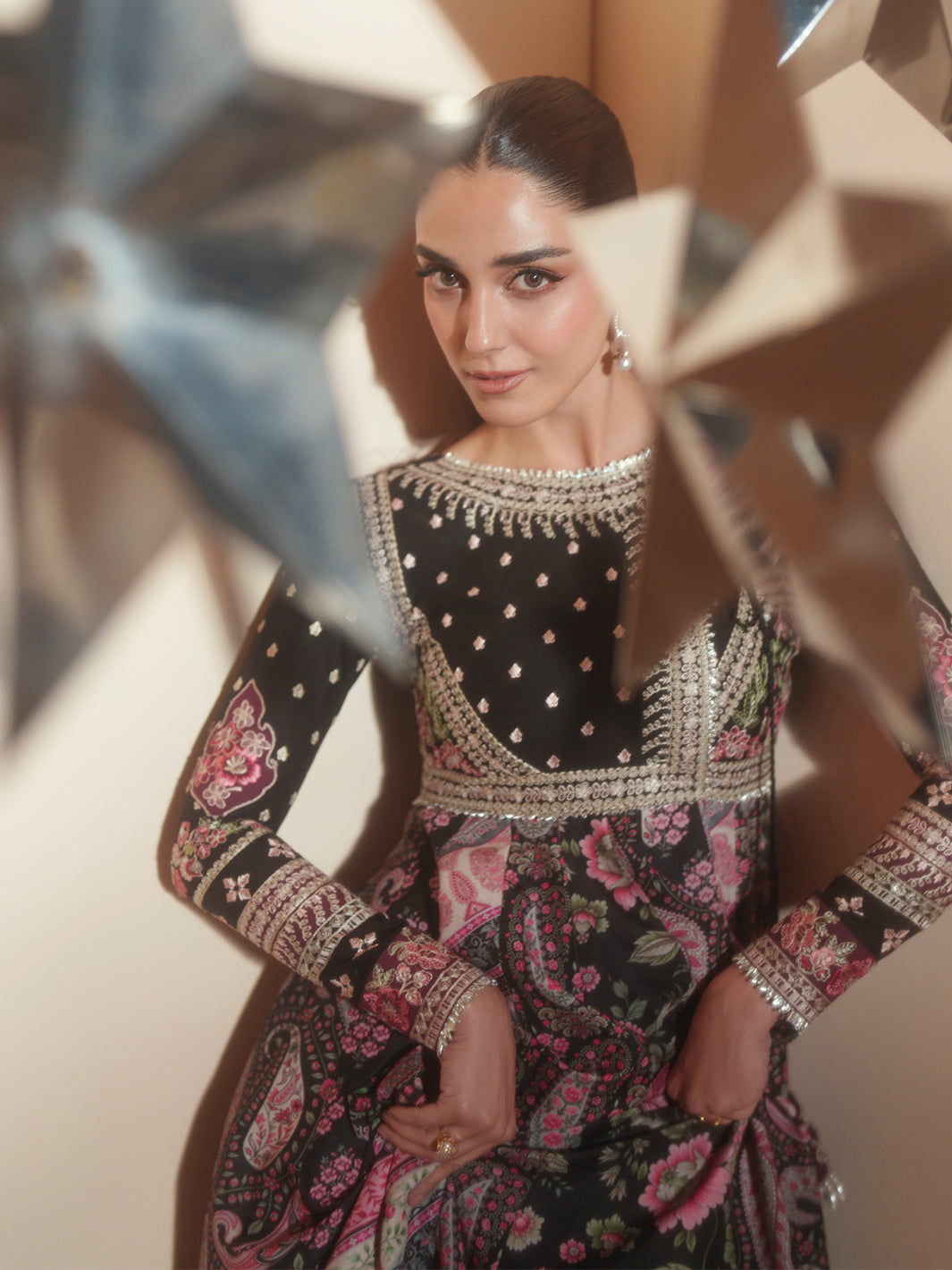 Bin Ilyas | Mashriq Luxury Lawn 26 | D-115-B - Luxury Dress - available at Maria Faisal in UK and USA.