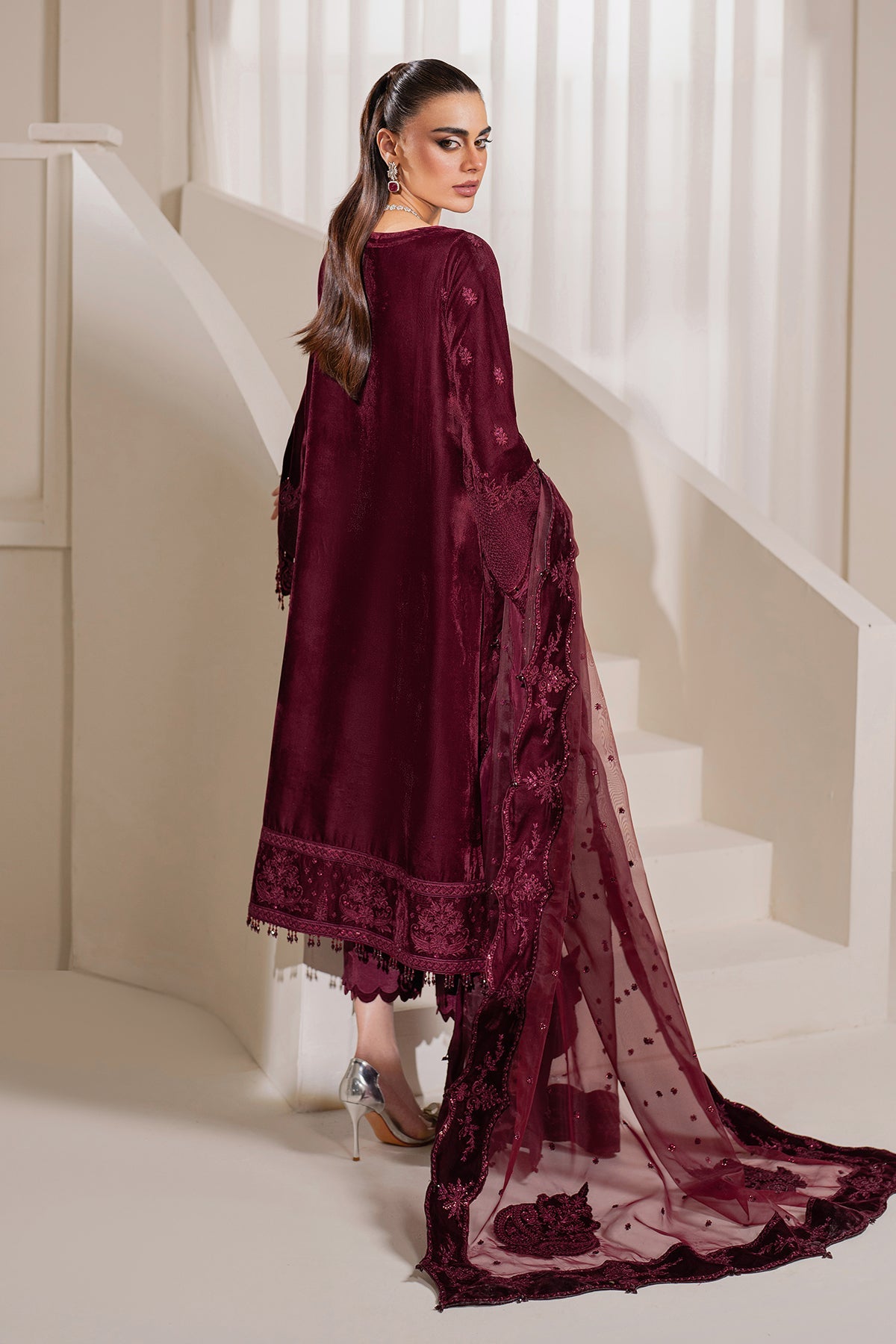 Baroque | Jahanara Luxury Velvet 23 | UF-758 - Designer Dress with Intricate embroidery and embellishments. Shop elegent wedding dress at Maria Faisal.