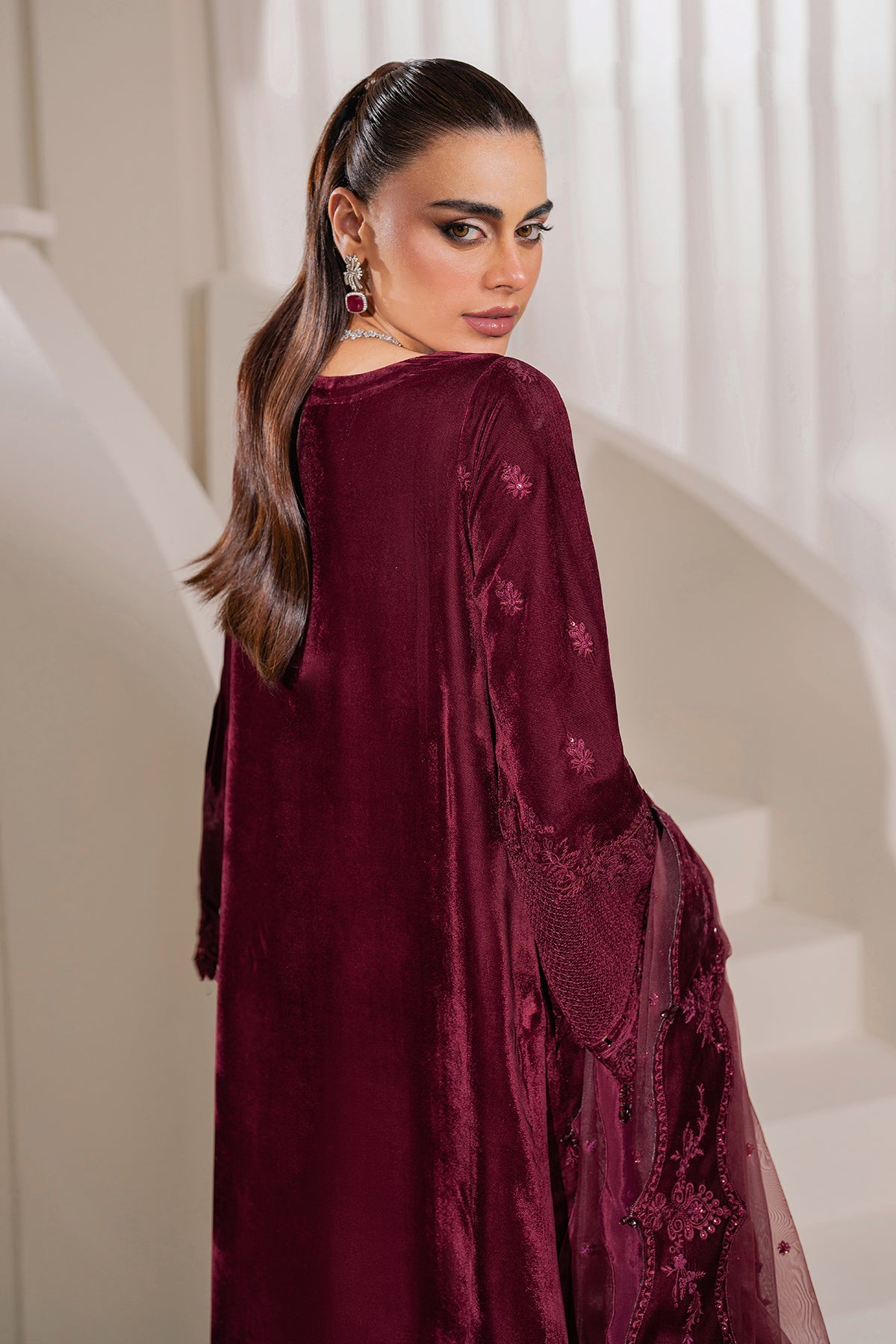 Baroque | Jahanara Luxury Velvet 23 | UF-758 - Designer Dress with Intricate embroidery and embellishments. Shop elegent wedding dress at Maria Faisal.