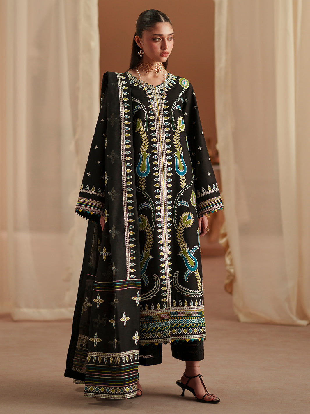 Bin Ilyas | Mashriq Luxury Lawn 26 | D-118-B - Luxury Dress - available at Maria Faisal in UK and USA.