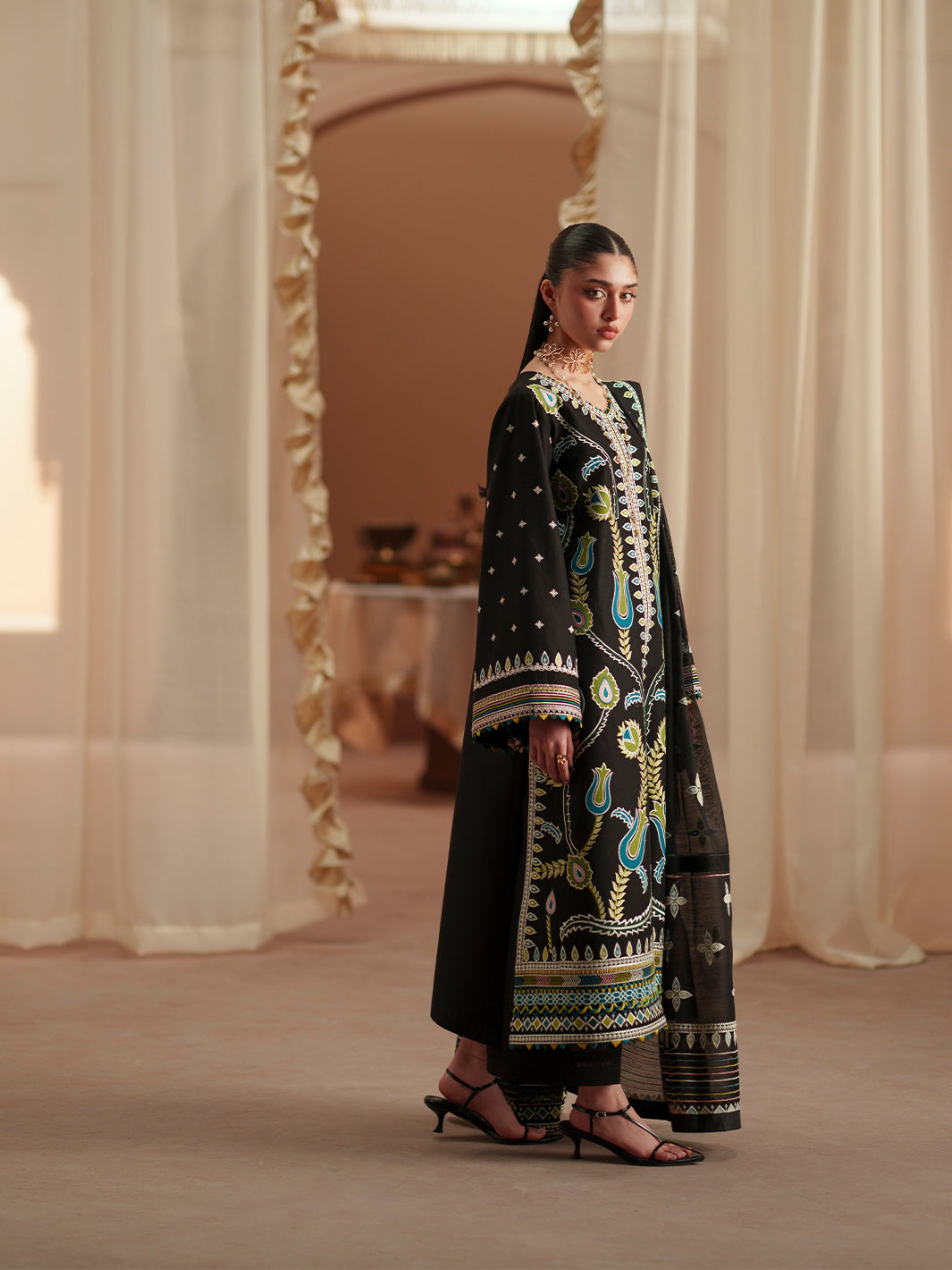 Bin Ilyas | Mashriq Luxury Lawn 26 | D-118-B - Luxury Dress - available at Maria Faisal in UK and USA.