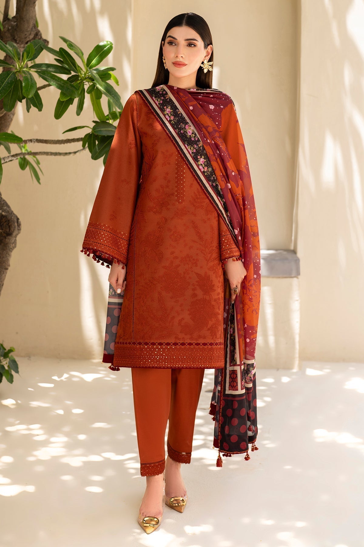 Jazmin | Irish Lawn SS 24 | D5 - Maria Faisal.