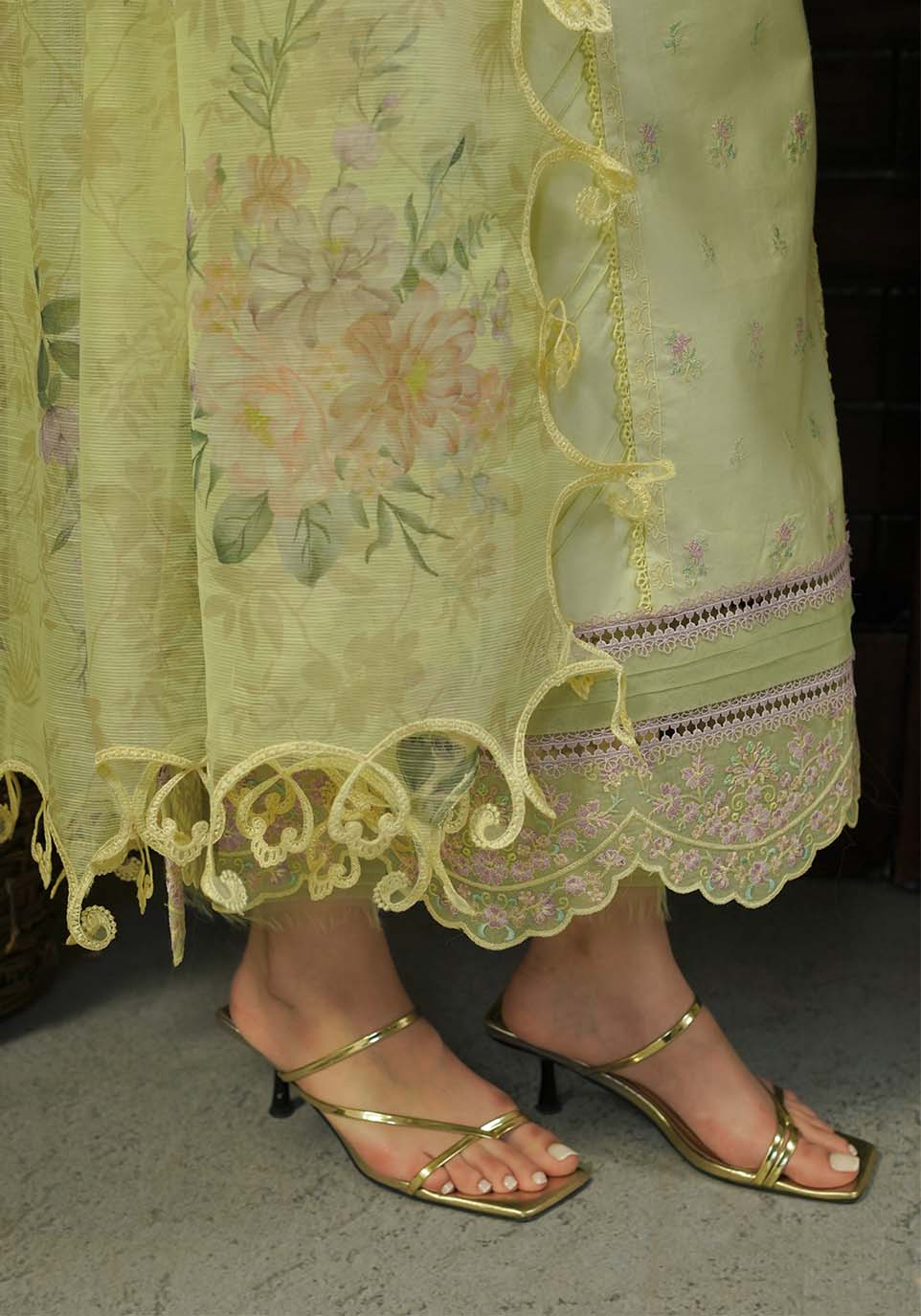 Zarqash | Tresor Luxury Lawn 24 | ZQT 008 PRIMROSE - Maria Faisal