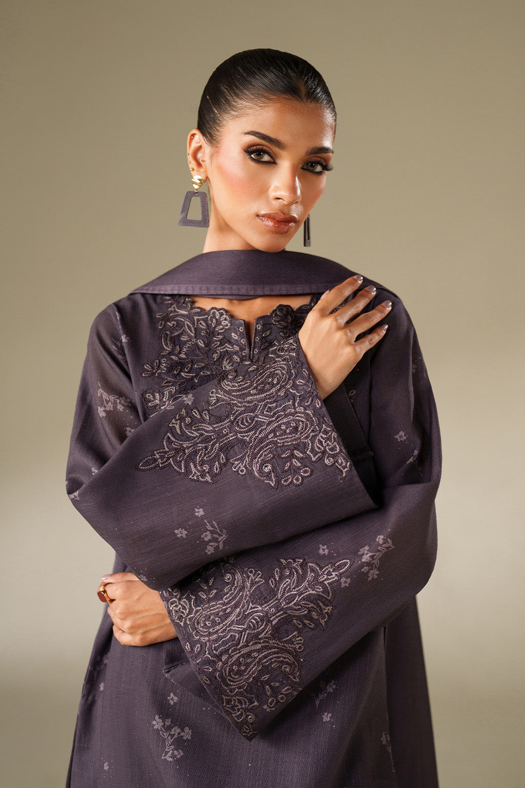 Iznik | Winter Chapter 25 | UE-558 Printed Khaddar - Casual Dress - available at Maria Faisal in UK and USA.