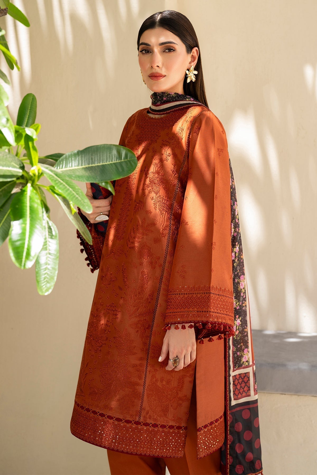 Jazmin | Irish Lawn SS 24 | D5 - Maria Faisal.