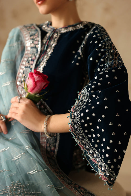 UF-4310 – authentic Pakistani dress from the Velvet 25 collection for women in the UK