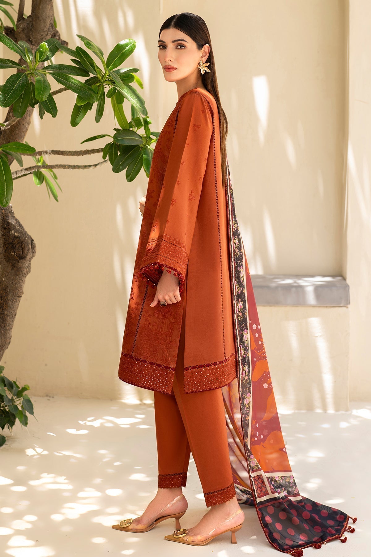 Jazmin | Irish Lawn SS 24 | D5 - Maria Faisal.