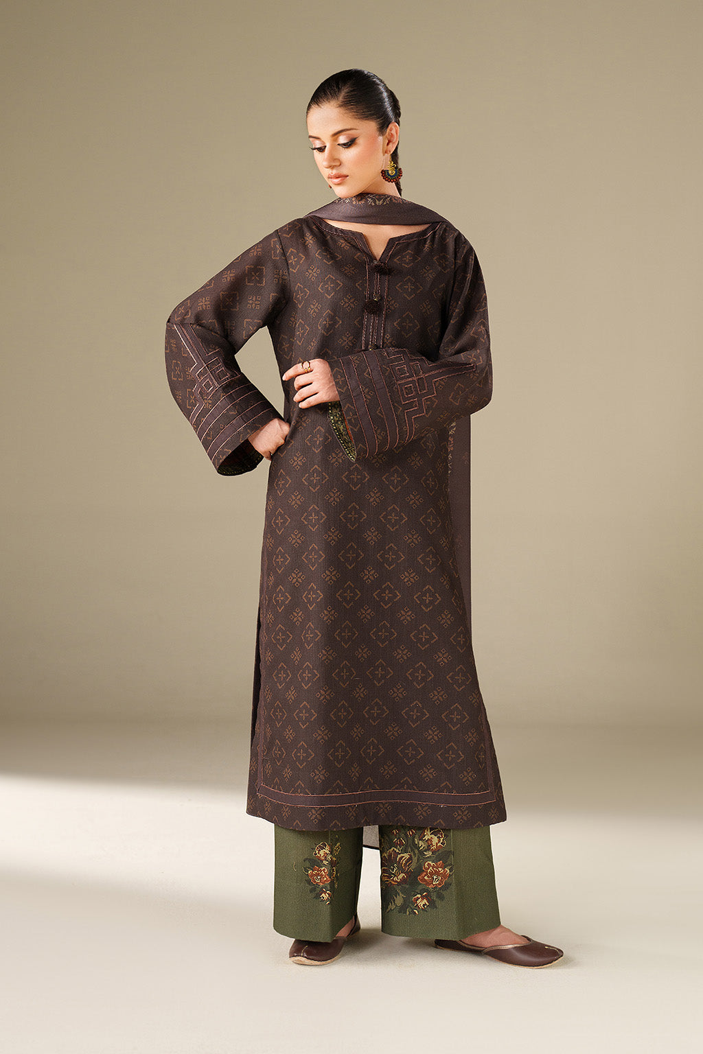 Iznik | Winter Chapter 25 | UE-564 Printed Khaddar - Casual Dress - available at Maria Faisal in UK and USA.