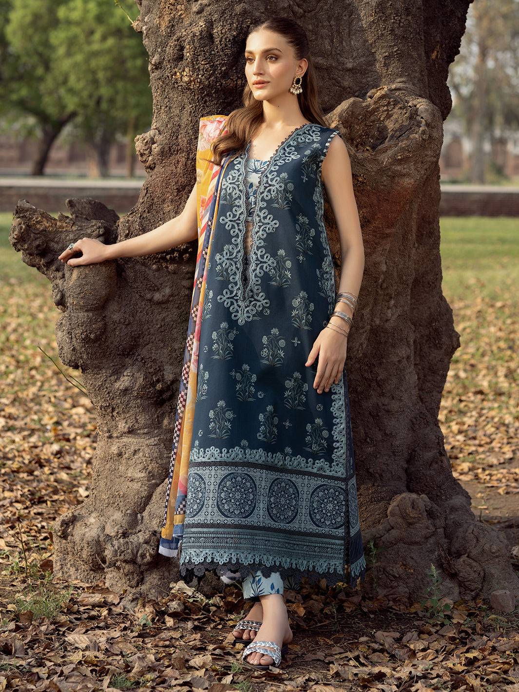 Bin Ilyas | Naqsh Naaz Luxury Lawn 25 | 2082 - B by Maria Faisal - Registered Vendor of : Bin Ilyas - type : Ladies Clothes - 100% original wedding dresses