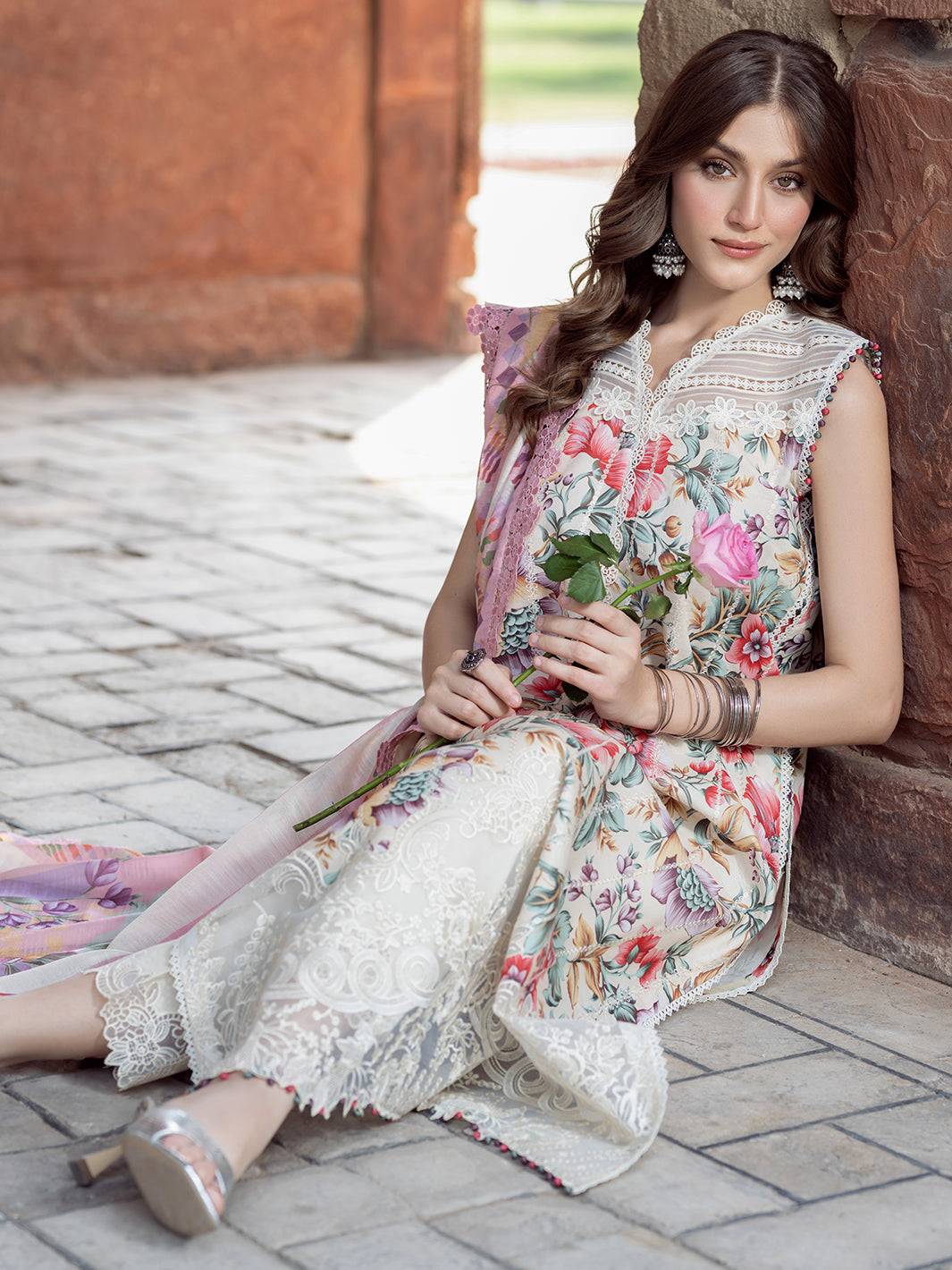 Bin Ilyas | Naqsh Naaz Luxury Lawn 25 | 2085 - C by Maria Faisal - Registered Vendor of : Bin Ilyas - type : Ladies Clothes - 100% original wedding dresses