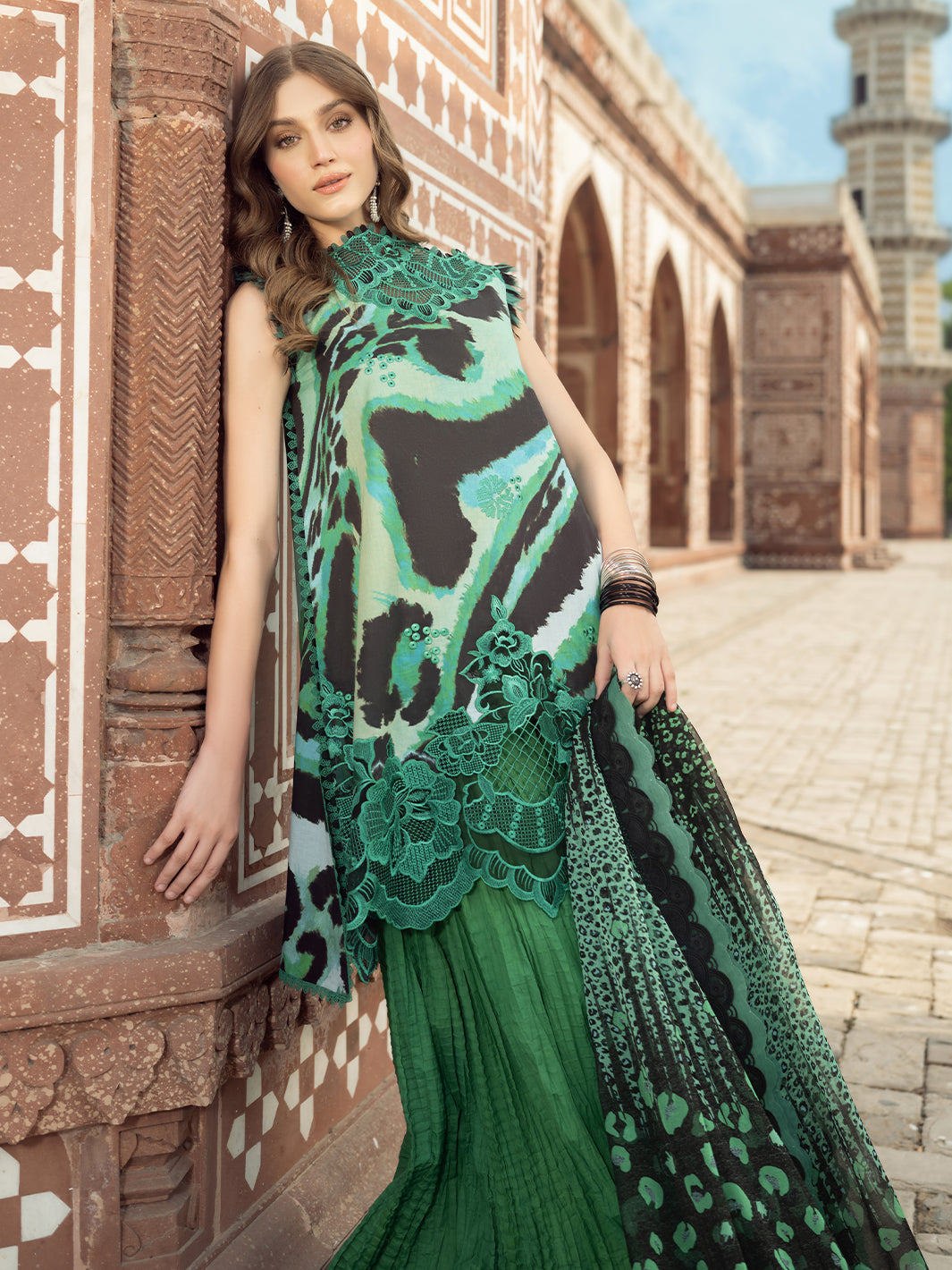 Bin Ilyas | Naqsh Naaz Luxury Lawn 25 | 2086 - A by Maria Faisal - Registered Vendor of : Bin Ilyas - type : Ladies Clothes - 100% original wedding dresses