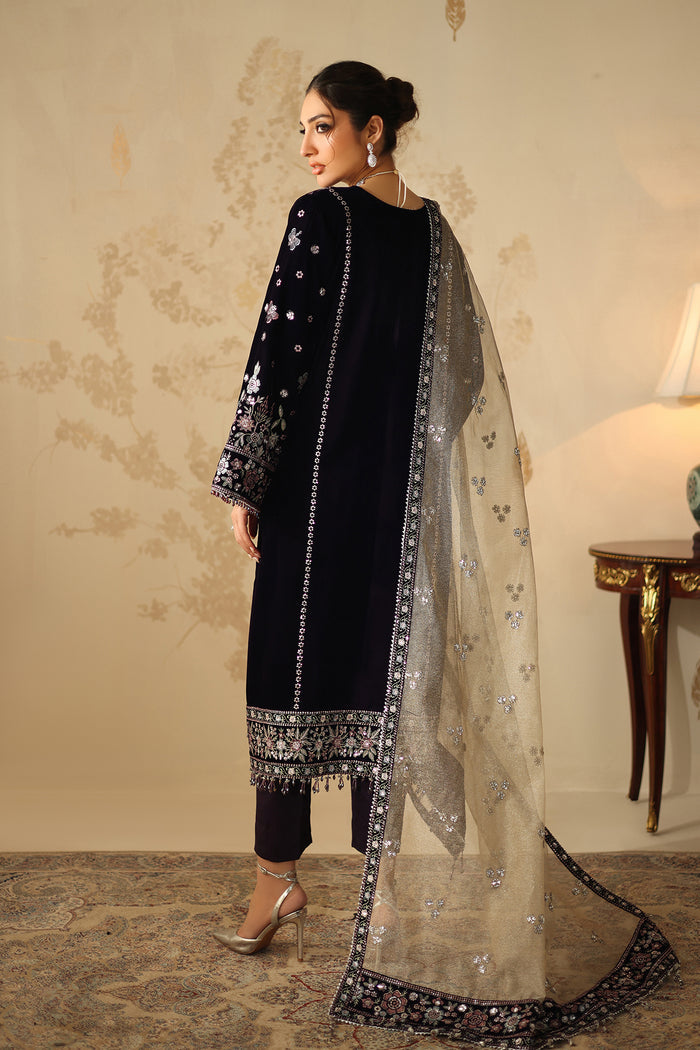 UF-4321 – authentic Pakistani dress from the Velvet 25 collection for women in the UK