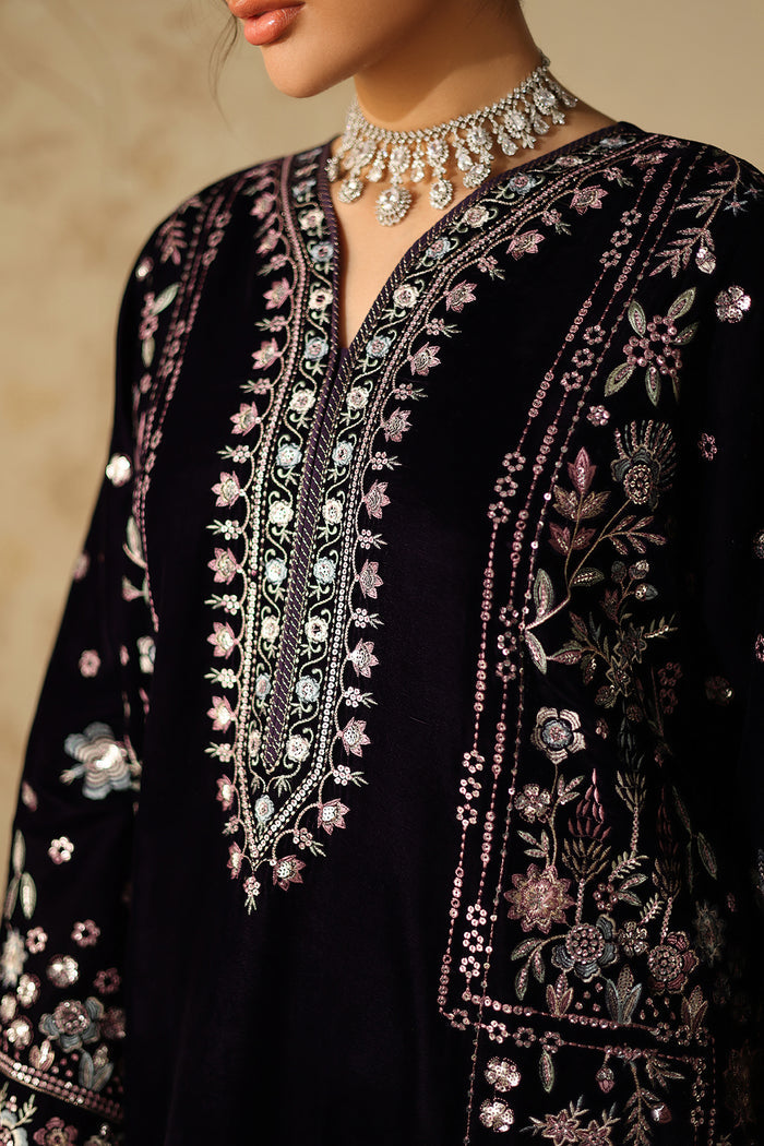 UF-4321 – authentic Pakistani dress from the Velvet 25 collection for women in the UK